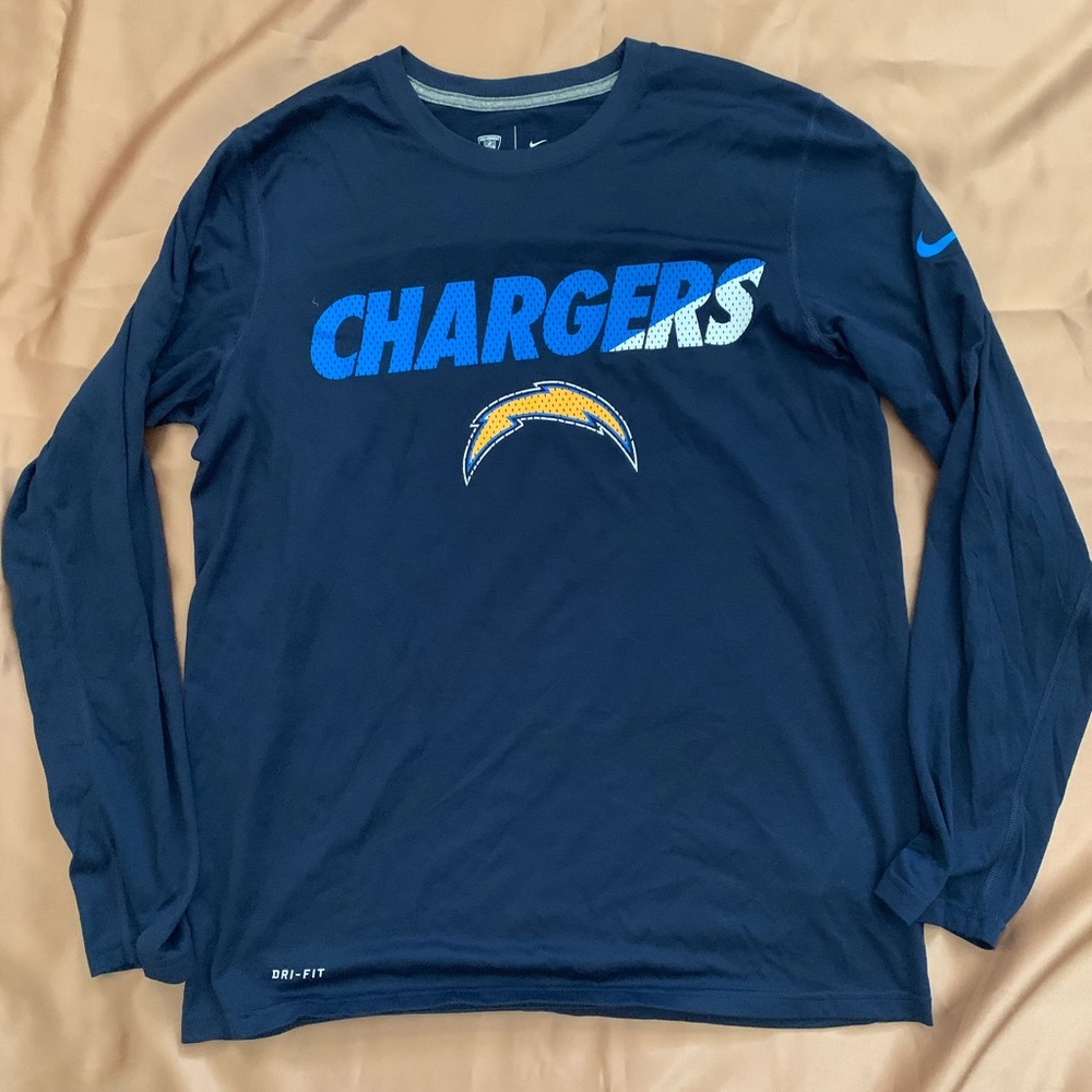🏈⚡️ Nike dri fit Chargers long sleeve